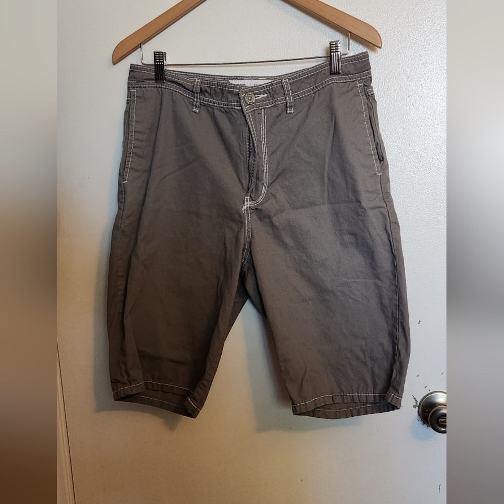 BKE Men's Gray Shorts